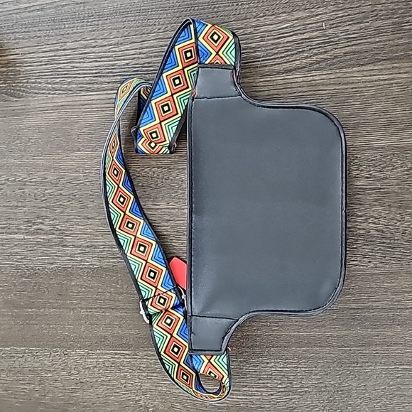 Graffiti Print Wide Shoulder Strap Shoulder Bag Fanny Pack Belt Bag. NWOT - Picture 4 of 14